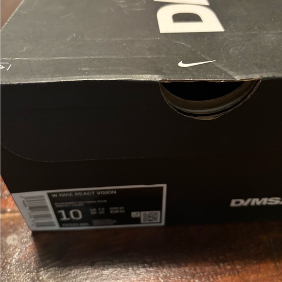 Women’s Nike DIMSIX  react vision, size 10 - Picture 3 of 6